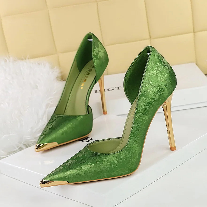 Bigtree Shoes 8626-1 Banquet Chinese Style Women's High Heels Thin Heel Low-cut Side Hollowed Satin Metal Pointed